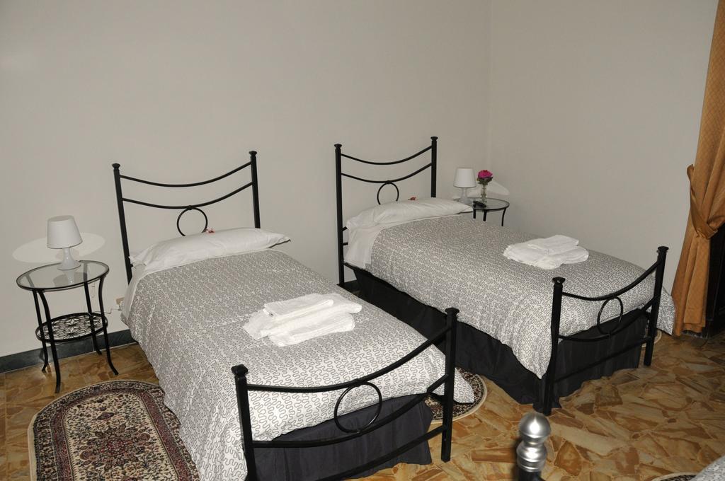 Alibrandi Palace Civitavecchia Oda fotoğraf